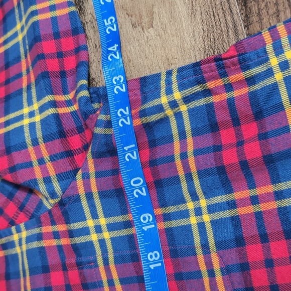 Vineyard Vines Murray Plaid Flannel Shirt Size Large Slim Fit in Blue / Red - Picture 4 of 6